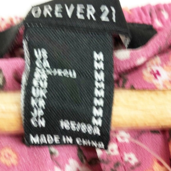 SOLD SOLD NWT Lovely Forever21 Floral Print Dress with open back - Picture 15 of 16